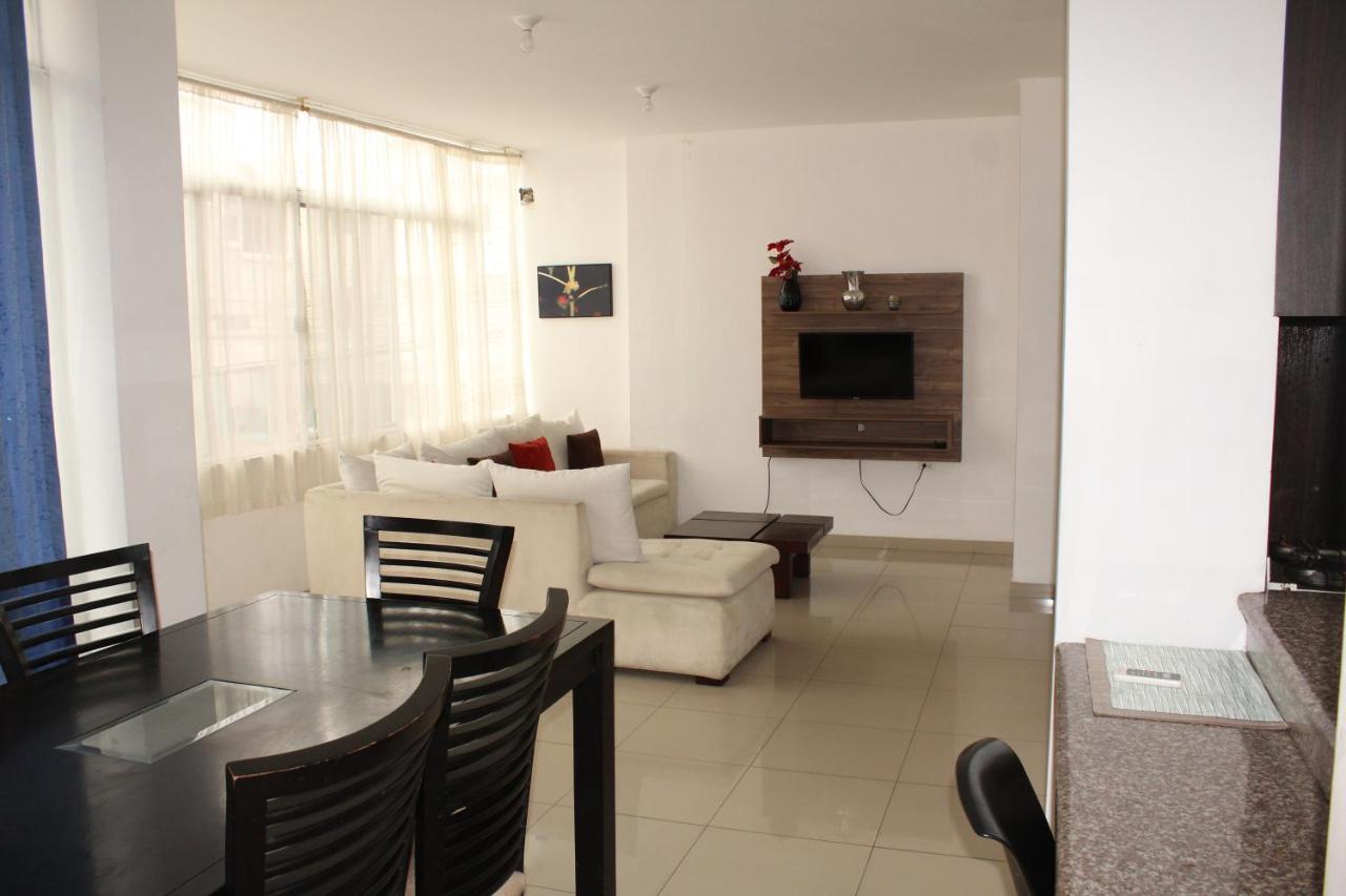 Departamentos De 2 Y 3 Habitaciones En El Centro De Манта Экстерьер фото