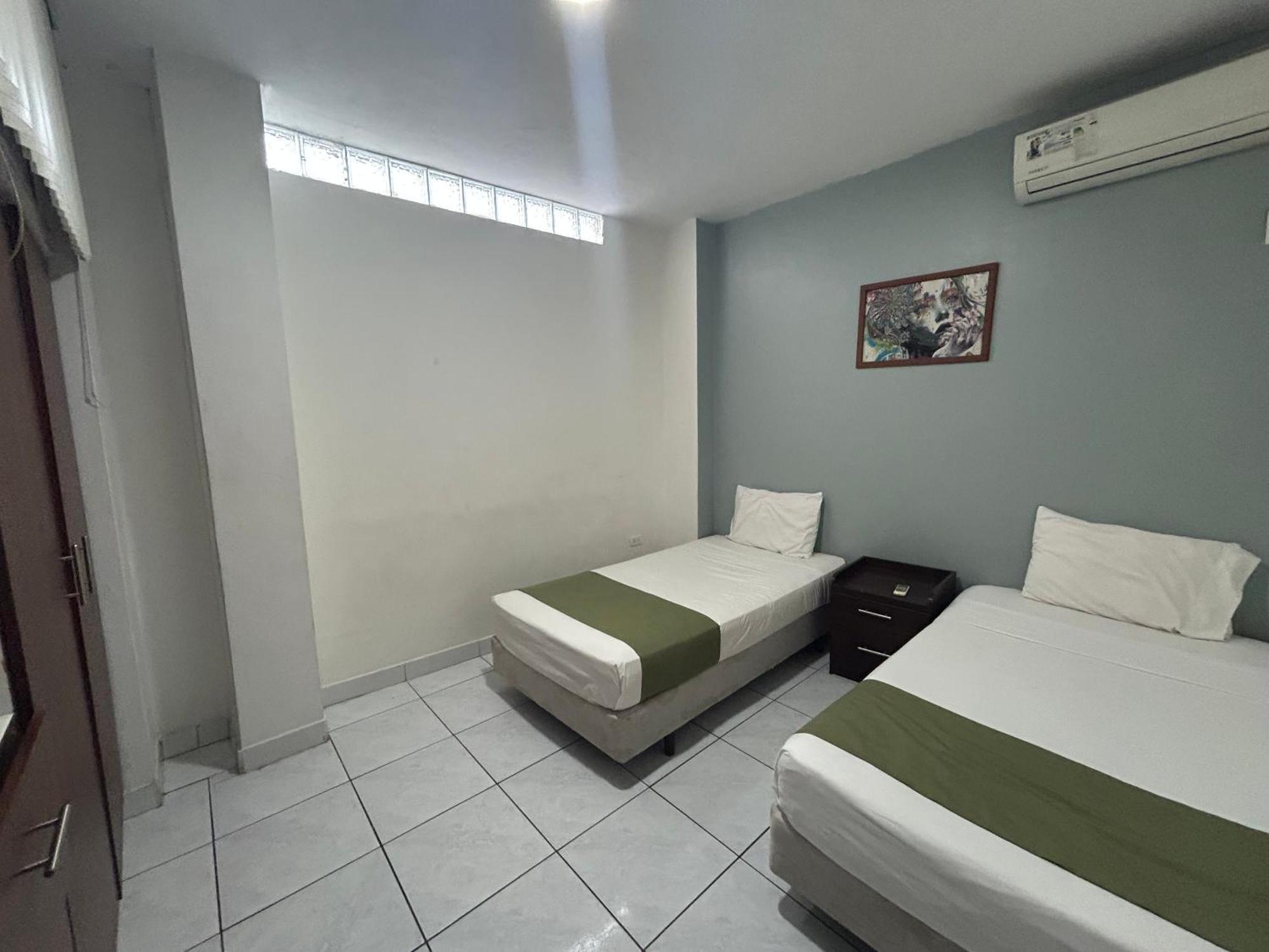 Departamentos De 2 Y 3 Habitaciones En El Centro De Манта Экстерьер фото